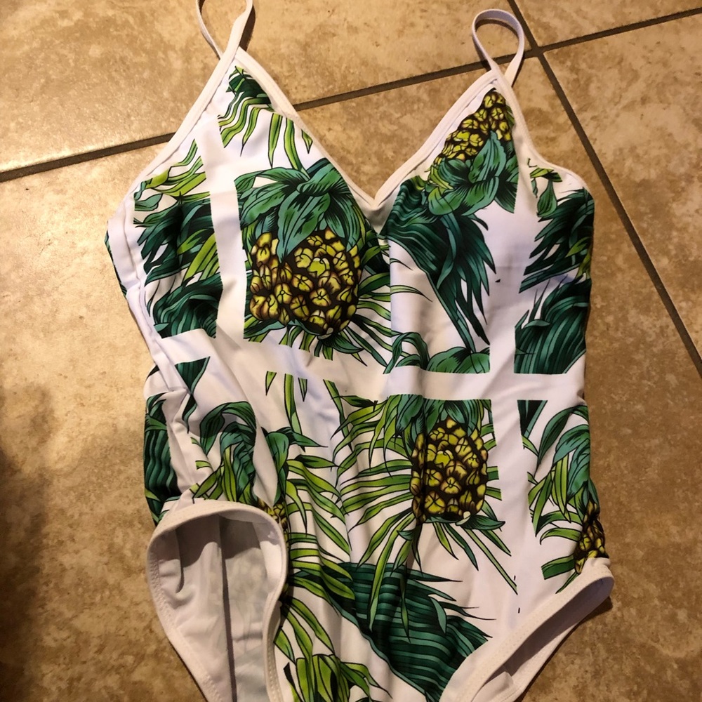 Women’s pineapple print one piece swimsuit size m